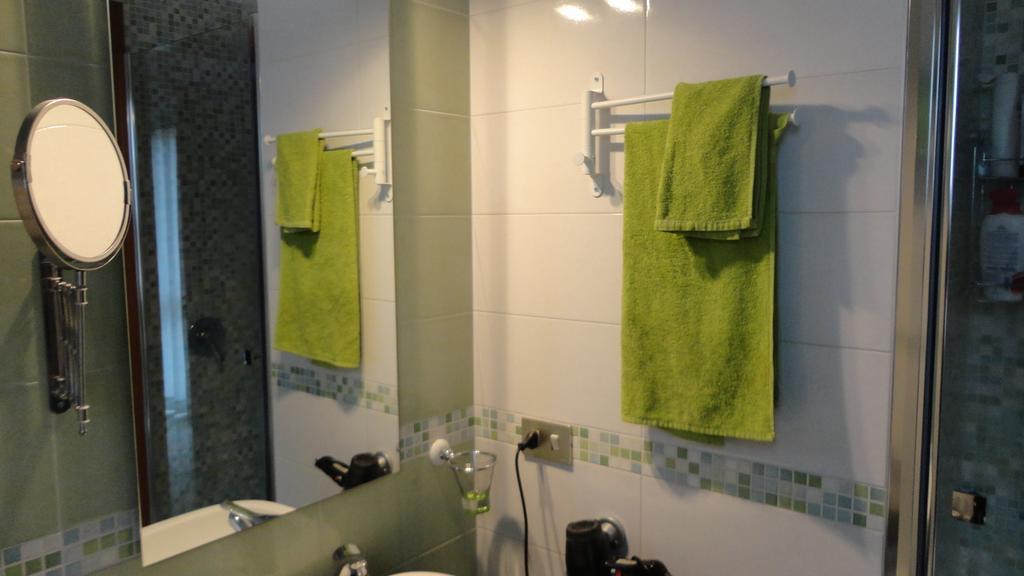 Touristic Apartment "Agata" Sirmione Zimmer foto